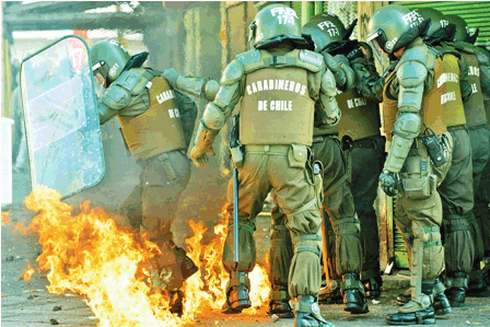 Pinera-rinde-cuentas-e-irrita-a-estudiantes