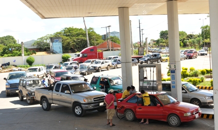 Bajo-octanaje-evita-importar-vehiculos-de-alta-tecnologia