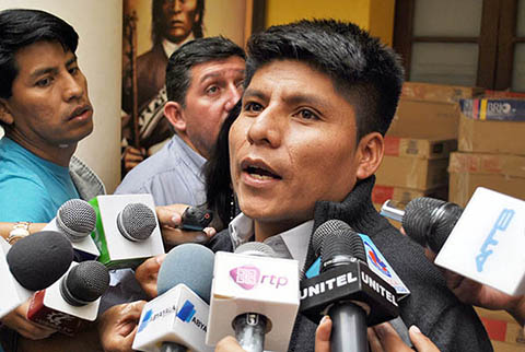 Cocaleros-presentaran-proyecto-de-ley--para-regular-las-redes-sociales