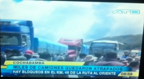 Bloqueo-en-carretera-Cochabamba---Santa-Cruz-por-conflicto-en-Colomi-deja-cuatro-heridos