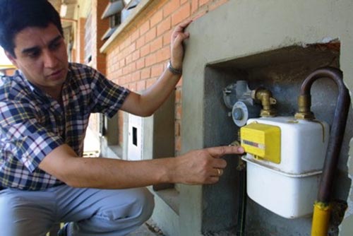 Poppe-dice-que-YPFB-busca-cambiar-los-medidores-de-gas-natural-por-otros-inteligentes
