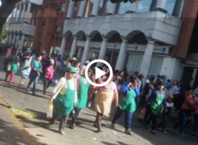 Gremiales-marchan-pidiendo-mas-lineas-en-el-nuevo-mercado-Los-Pozos