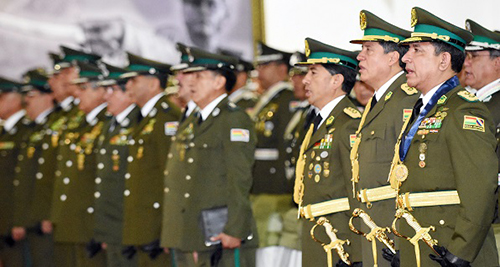 Resultado de imagen para jefes Policia de Bolivia