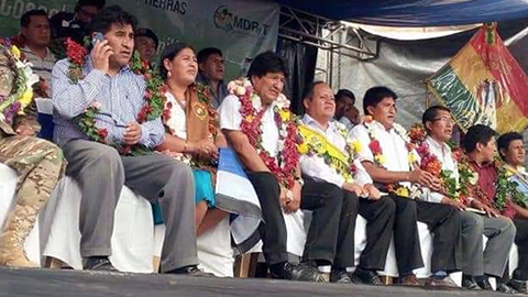 Evo-en-Caranavi-ofrece-lo-que-pidan-si-le-dan-100%-de-votos