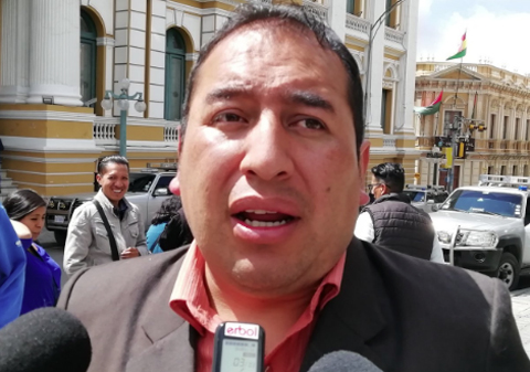 Diputado-amenaza-con-demanda-penal-a-vocales-del-TSE
