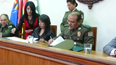 Defensoria-del-Pueblo-y-la-Unipol-firman-convenio-interinstitucional