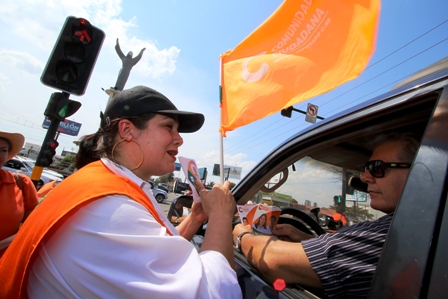 CC-realiza-el--Rotondazo---para-acercarse-a-la-poblacion-crucena