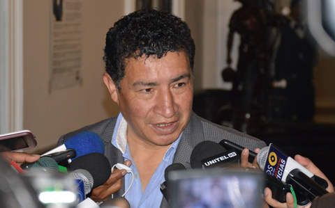 Borda-pide-a-opositores-ganarse-el-voto-con-propuestas-