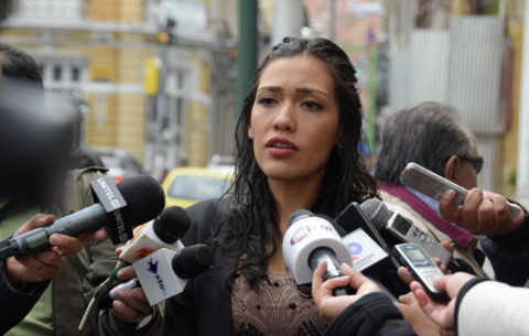 El-MAS-sobre-apoyo-de-Samuel-a-Mesa:--Es-un-peligro-para-Bolivia-