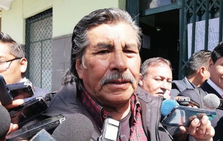 Prefiere-a-Mesa-para-volverlo-a--tumbar-