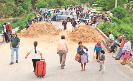 Cierran-la-carretera-a-Cochabamba
