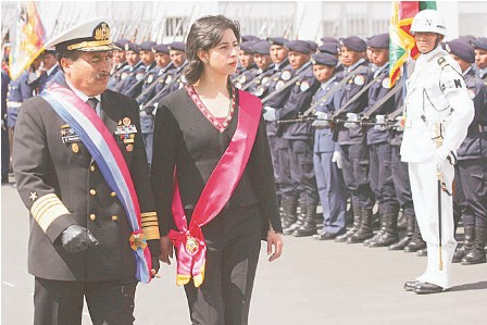 Ministra-Chacon-con-mucho-nerviosismo