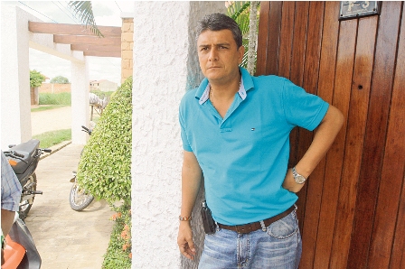 Todo-le-pasa-a-Suarez:-ahora-vacian-su-casa
