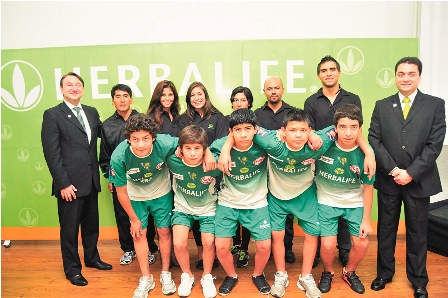 Herbalife-presenta-a-su-equipo