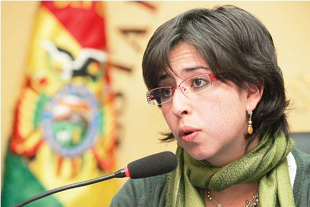 Exministra-Chacon-critica-a-Llorentty