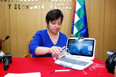 Entrega-de-computadoras-a-estudiantes-se-realizara-en-septiembre