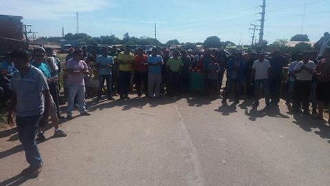 Transportistas-bloquean-en-Cuatro-Canadas