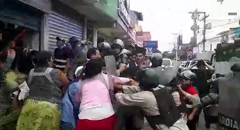 Reportan enfrentamientos entre comerciantes y gendarmes en La Ramada