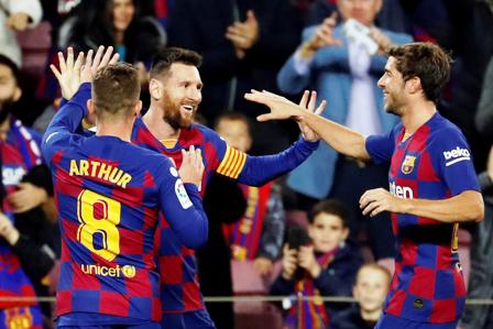 Barcelona recurre al  'guante' de Messi en el pie