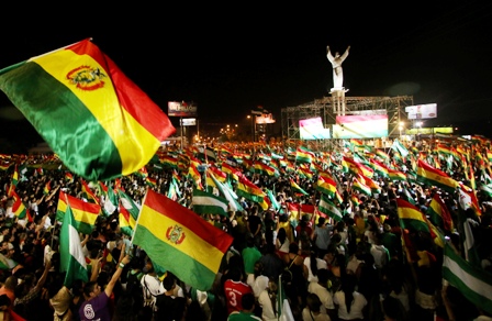 En-un-pais-de-abarcas-gastadas,-Evo