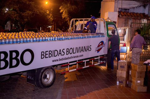 Incendios:-Mendocina-dona-10.000-litros-de-agua-para-afectados-