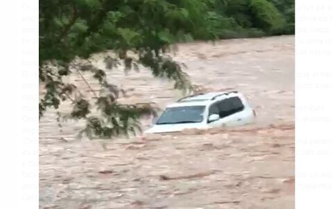 Encuentran un cuerpo sin vida a orillas del río y un vehículo es arrastrado tras intensas lluvias 