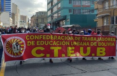  Maestros garantizan inicio de clases, pero descartan aplicar la nueva malla curricular