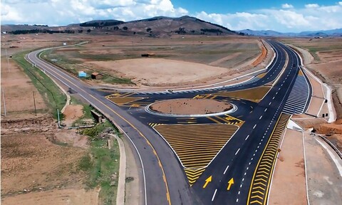 La CAF paralizó desembolsos para la carretera Sucre-Yamparáez por el escándalo del caso ABC