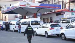 Cochabamba: YPFB reconoce filas en surtidores y lo atribuye al desvío para actividades ilícitas y especulación