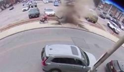 Una mujer y sus dos niños logran salvarse en el último instante de un peligro inesperado