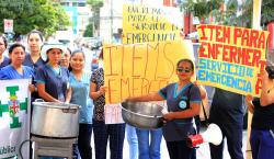 Bloquean e instalan vigilia afuera del hospital de Niños para exigir 30 ítems