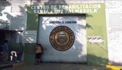 La jueza Lilian Moreno llega a Palmasola, quien anuló la orden de aprehensión contra Evo