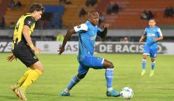 San Antonio cae goleado ante Peñarol y compromete sus opciones de clasificación