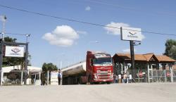 YPFB minimiza paro de cisterneros y asegura que solo el 10% solicita ajustar el precio del flete
