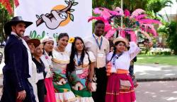 Entregan miles de invitaciones para la Asamblea Internacional de los Testigos de Jehová