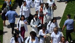 EEUU le declara la guerra a los médicos cubanos