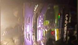 Un bus esquiva un bloqueo y termina en tragedia: tres muertos y 15 heridos