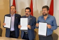 Tres candidatos presidenciales firman acuerdo por la democracia y el orden constitucional