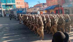 Militares en Llallagua: la población aplaude la llegada de las fuerzas armadas