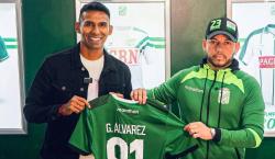 Tensa presentación: Gutiérrez da la bienvenida a Gilbert Álvarez y estalla contra Mojica
