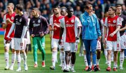 Insólito: Ajax echa a siete jugadores ¡por Whatsapp!