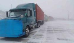 Intensa nevada y baja visibilidad obliga a cerrar el paso fronterizo Chungará - Tambo Quemado