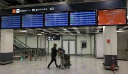 Francia: cancelan miles de vuelos por paro de controladores
