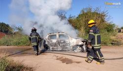 Chofer sufre quemaduras tras incendiarse su vehículo en la Tres Pasos al Frente