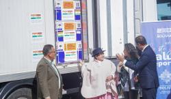 Bolivia recibe 300.000 vacunas de donación de la India contra el sarampión y rubéola