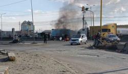 El Alto en tensión: Bloqueo de choferes de transporte pesado en la Av. 6 de Marzo por escasez de gasolina