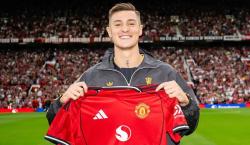 Benjamin Sesko fue presentado como nuevo jugador del Manchester United