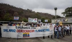 El salario mínimo en Venezuela llega a un dólar por mes