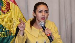 Mariana Prado: los que tengan vehículos de alta gama deben pagar combustible a precio internacional