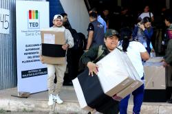 Bolivia decide en las urnas su nuevo rumbo político